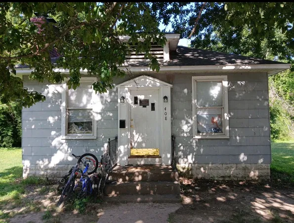 $39,500 | 408 South James Street, Carbondale, IL 62901
