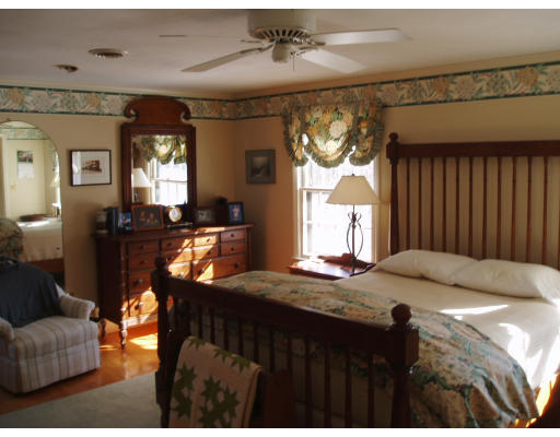 19 Woodcrest Road Manchester, MA 01944 - Photo 5 of 7 Gallery Image 5