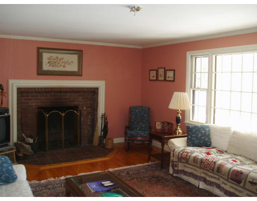 19 Woodcrest Road Manchester, MA 01944 - Photo 6 of 7 Gallery Image 6