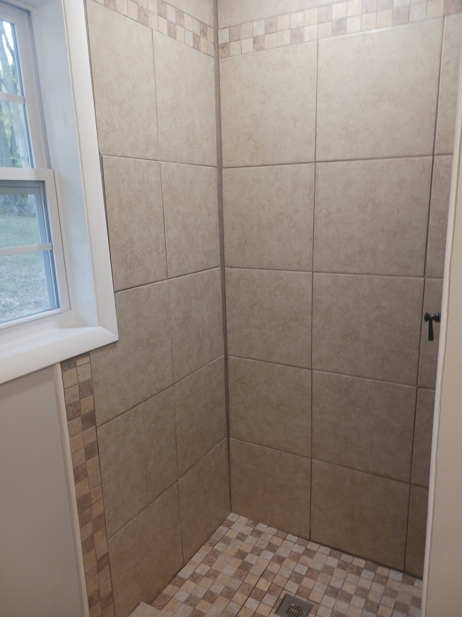 1263 Avondale Road, Unit STE B Hendersonville, TN 37075 - Photo 7 of 12 a bathroom with a shower