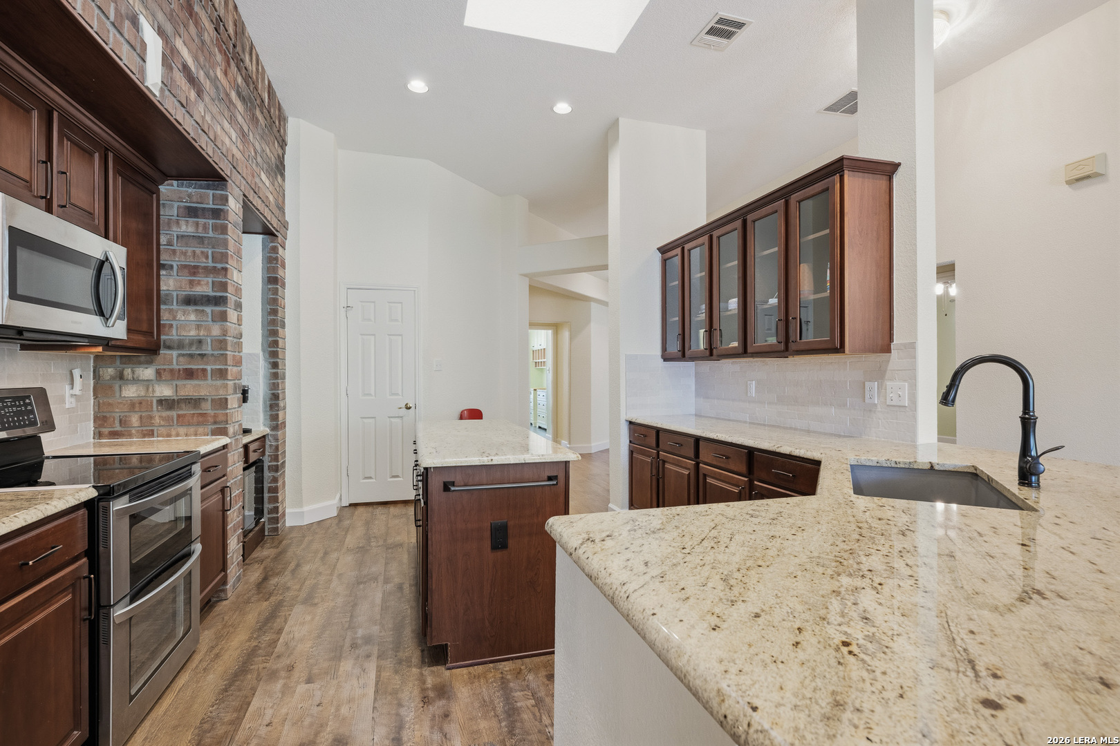 200 Summit View Cibolo, TX 78108 - Photo 13 of 32