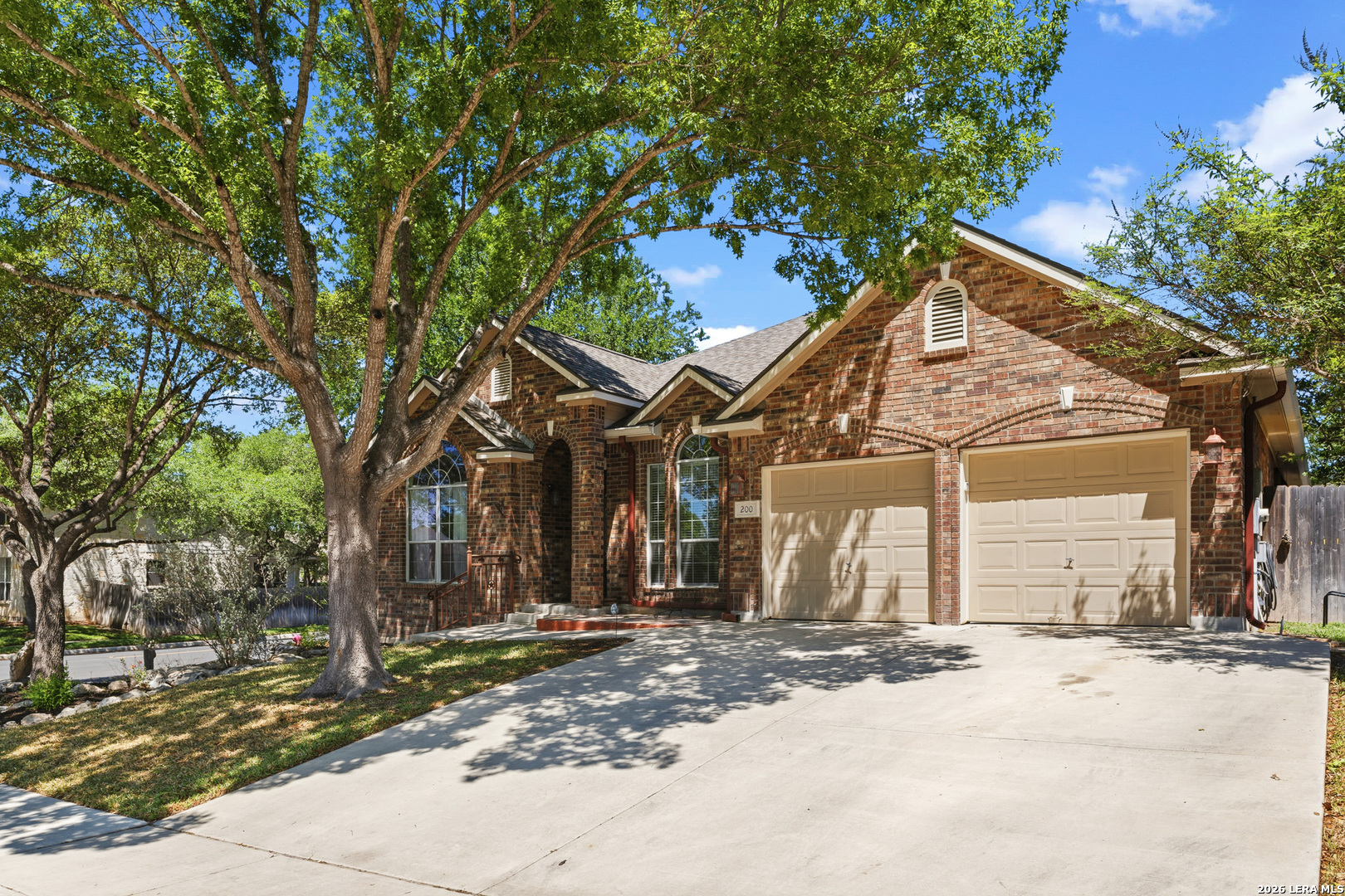200 Summit View Cibolo, TX 78108 - Photo 2 of 32