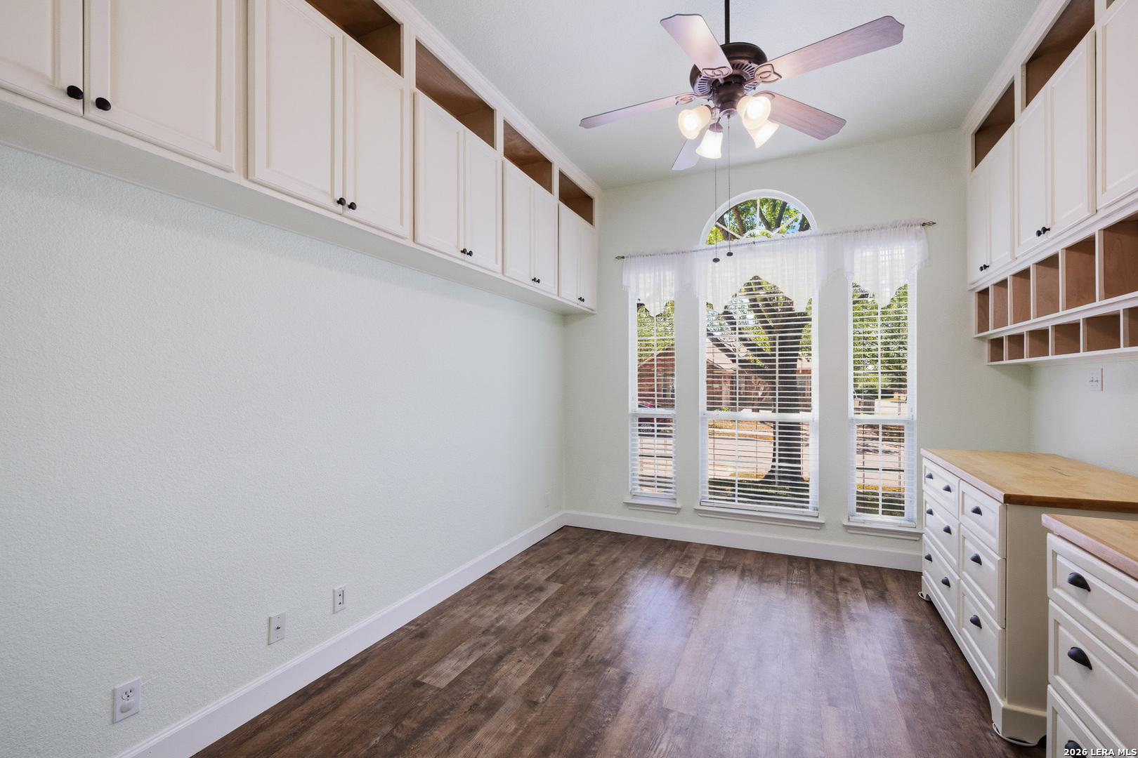 200 Summit View Cibolo, TX 78108 - Photo 8 of 32