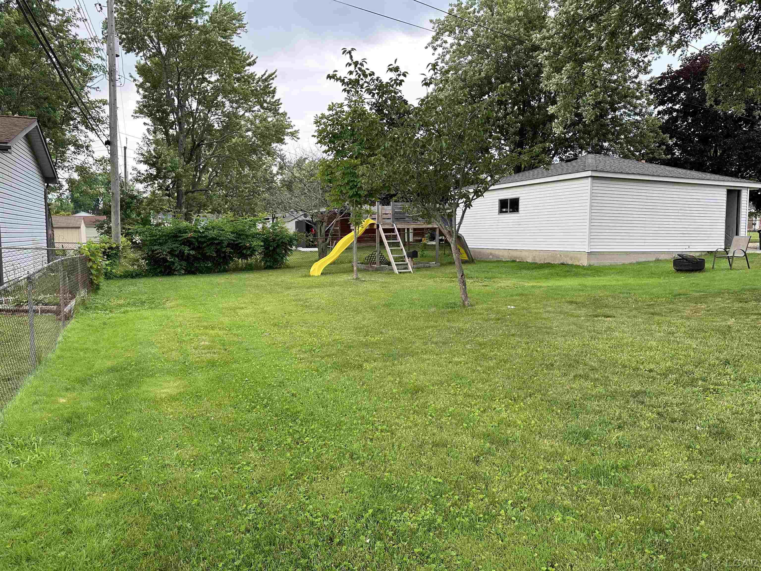 25468 Reeck Road Trenton, MI 48183 - Photo 45 of 49 50114961-47.JPG