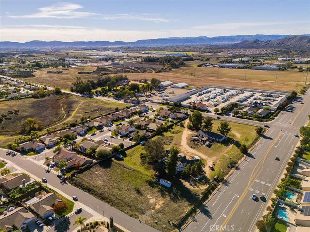 $2,000,000 | 36562 Van Gaale Lane, Winchester, CA 92596