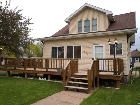 $275,000 | 1000 MacArthur Avenue, Ashland, WI 54806