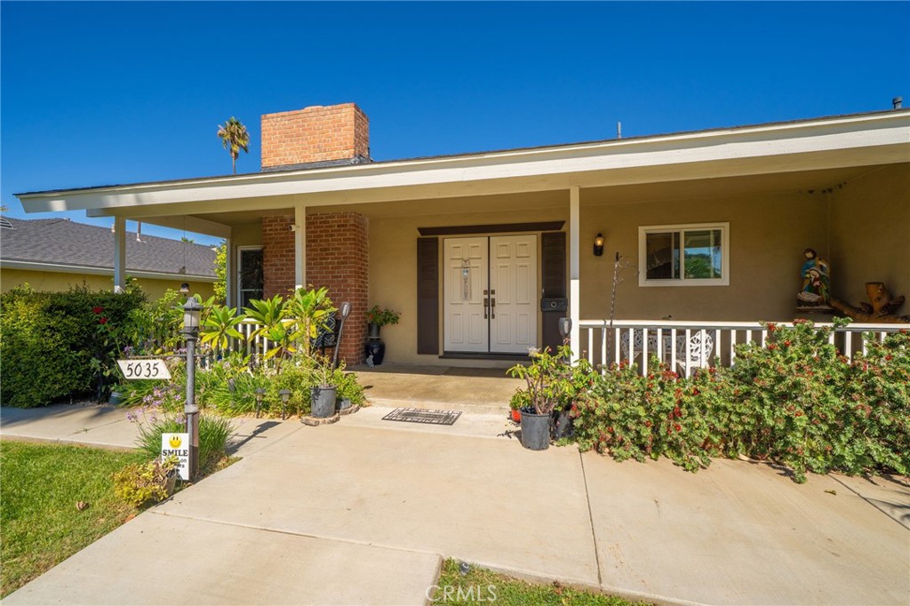 5035 Carlingford Avenue Riverside, CA 92504 - Photo 4 of 32 a front view of a house with a yard