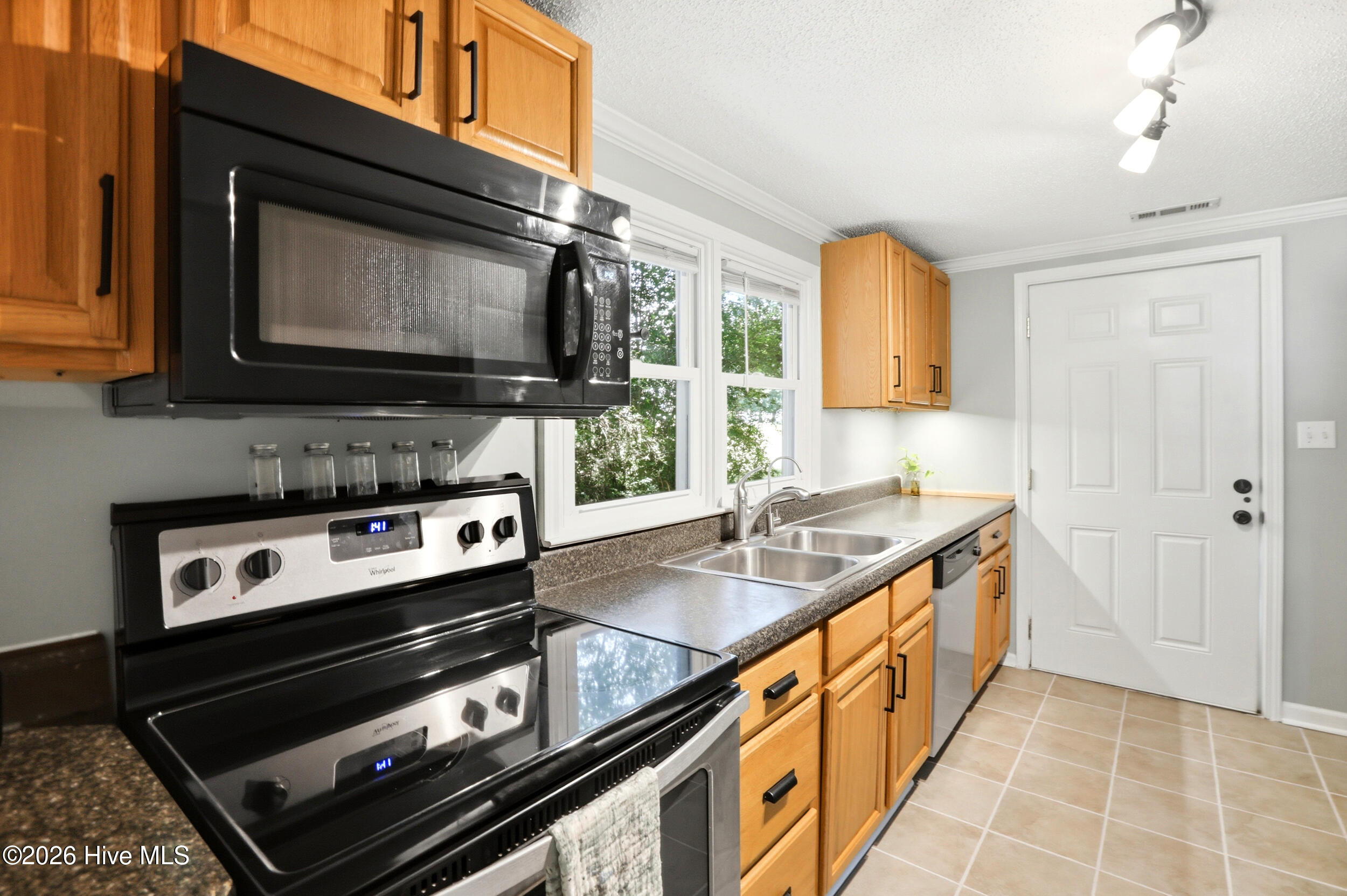 249 Ernest Gurganus Road Jacksonville, NC 28540 - Photo 4 of 51