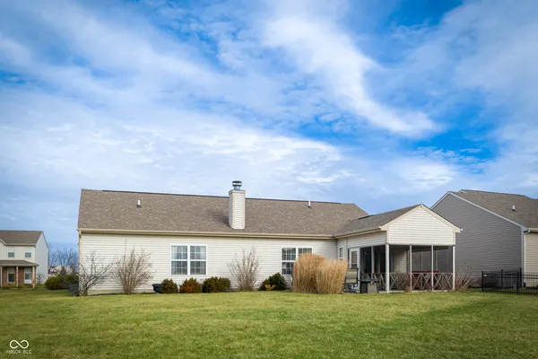 $369,000 | 1647 Gross Point Pass, Brownsburg, IN 46112