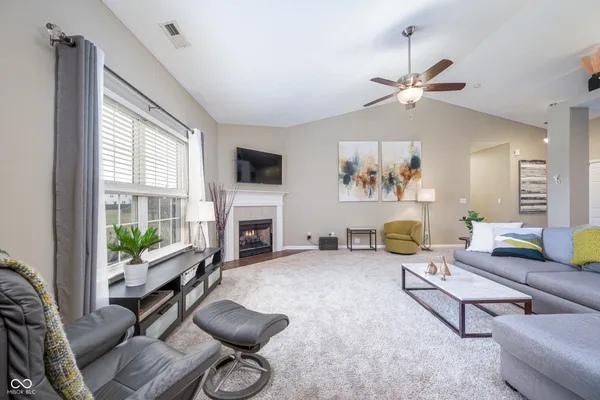 $369,000 | 1647 Gross Point Pass, Brownsburg, IN 46112
