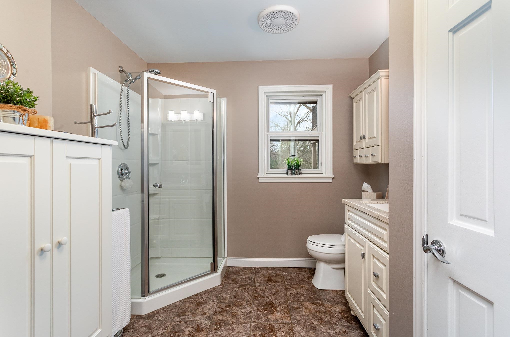 1799 North Dublin Road Midland, MI 48642 - Photo 17 of 44