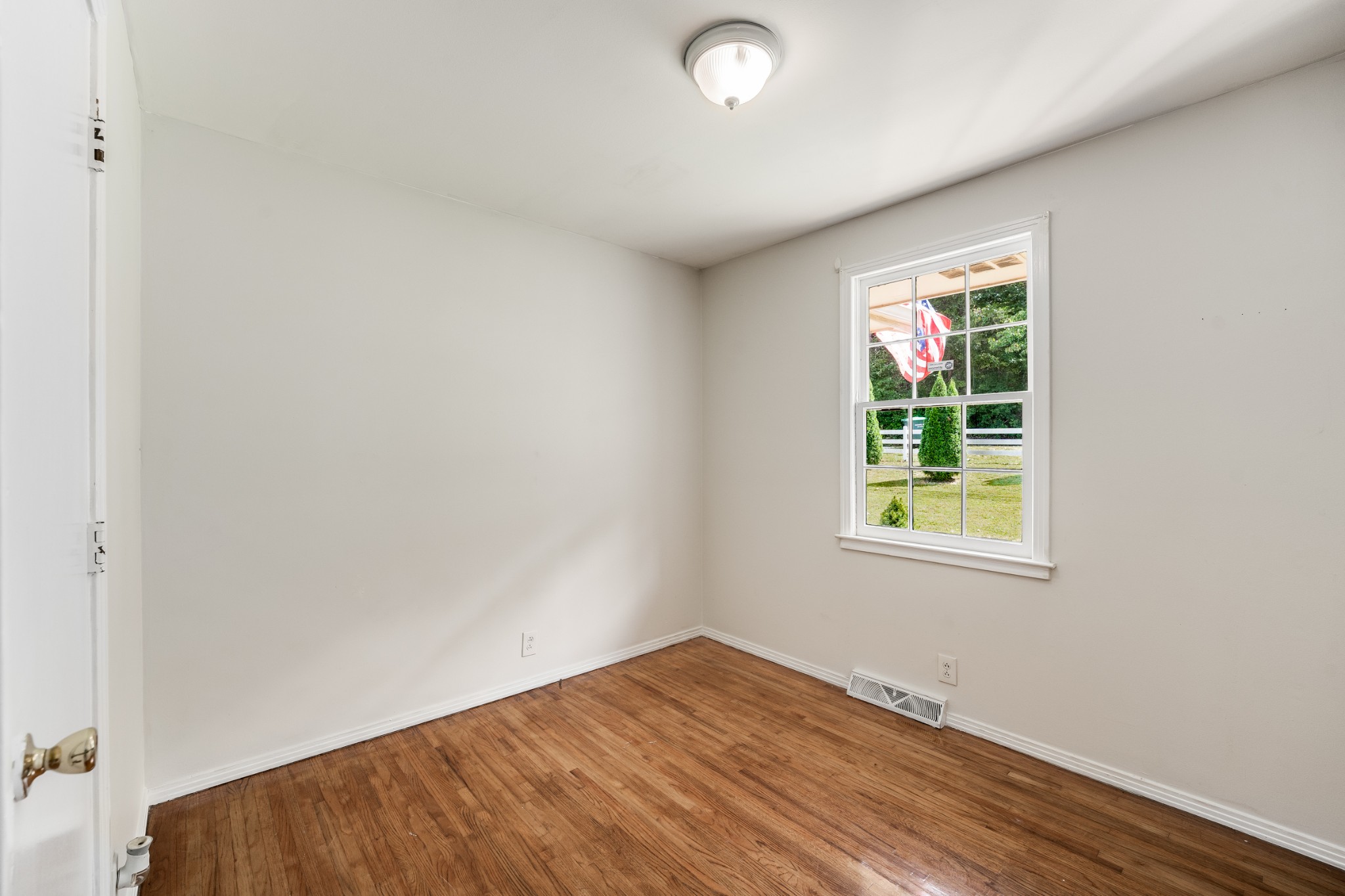 7979 Sawyer Brown Road Nashville, TN 37221 - Photo 16 of 25 an empty room with window