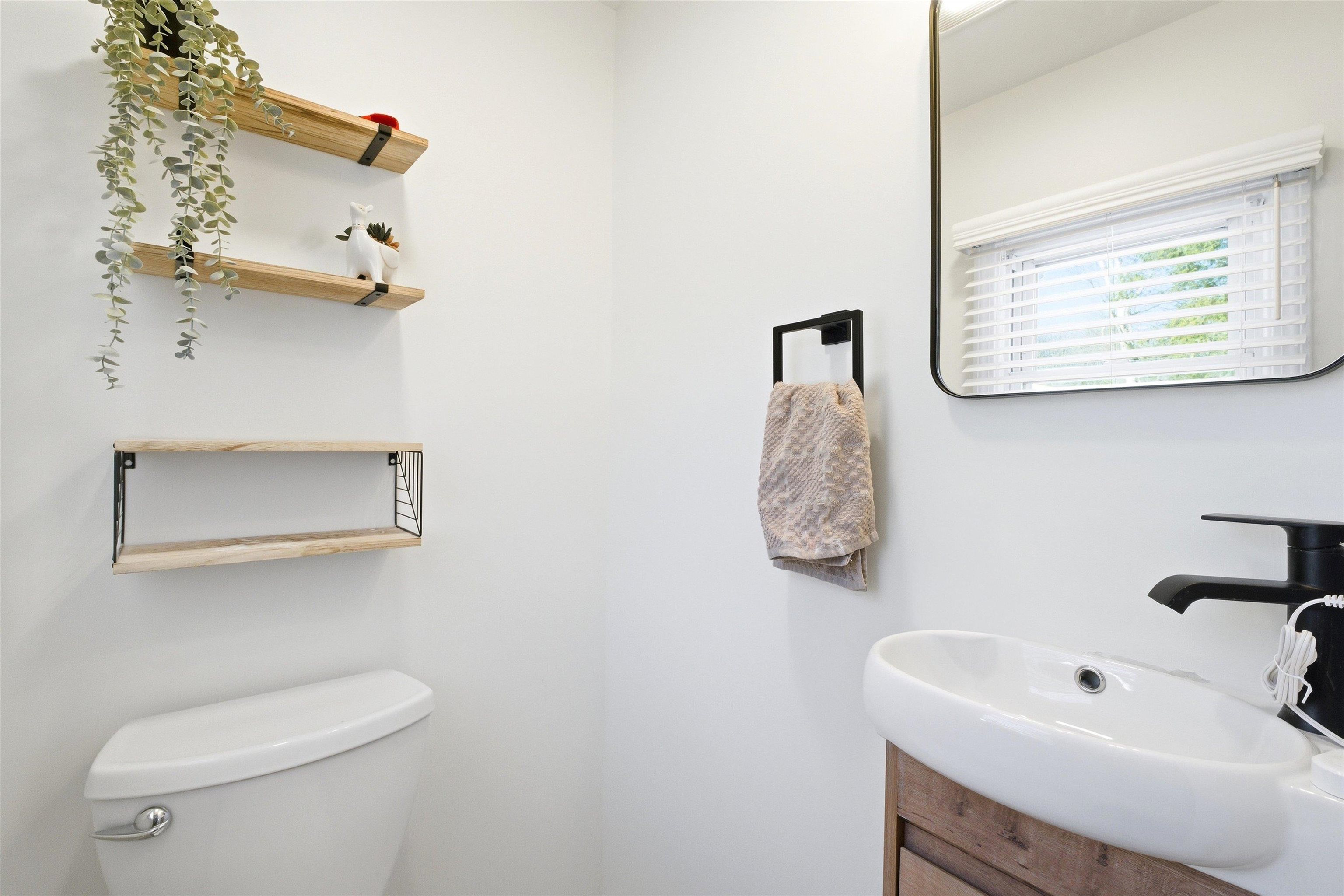 109 Bypass 28 Derry, NH 03038 - Photo 18 of 32