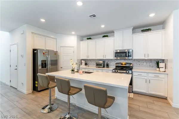 $479,000 | 6807 Byu Holw Avenue, Las Vegas, NV 89156