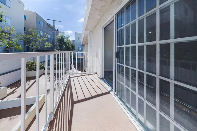$615,000 | 10274 Tujunga Canyon Boulevard, Unit 4, Tujunga, CA 91042