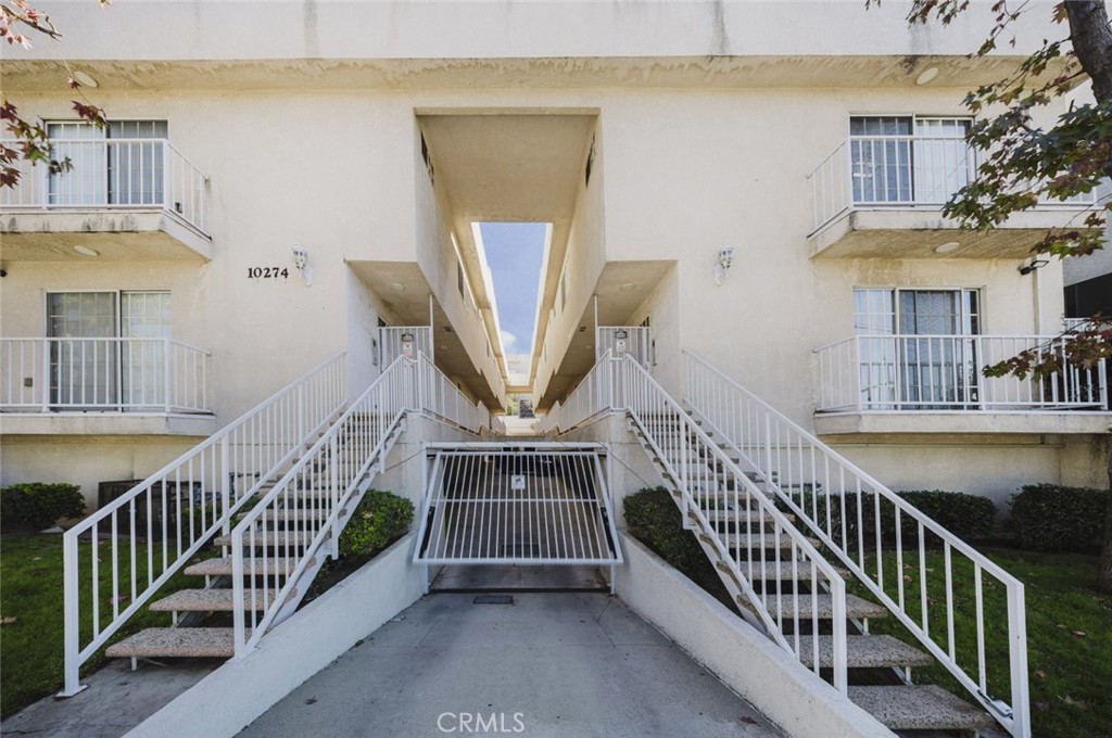 10274 Tujunga Canyon Boulevard, Unit 4 Tujunga, CA 91042 - Photo 23 of 34