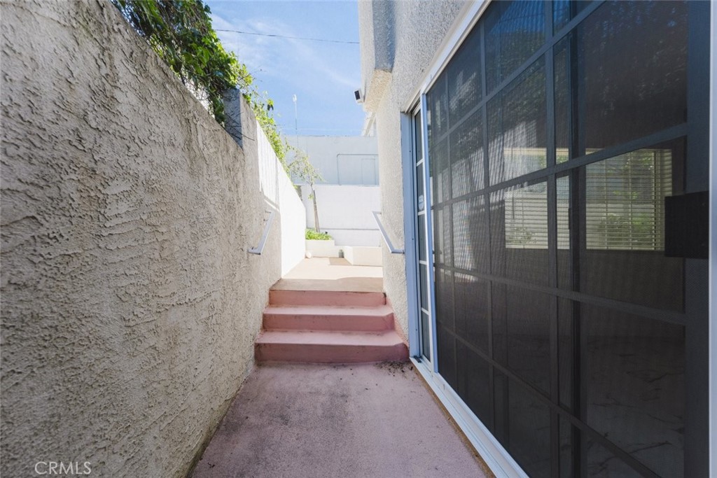 10274 Tujunga Canyon Boulevard, Unit 4 Tujunga, CA 91042 - Photo 25 of 34