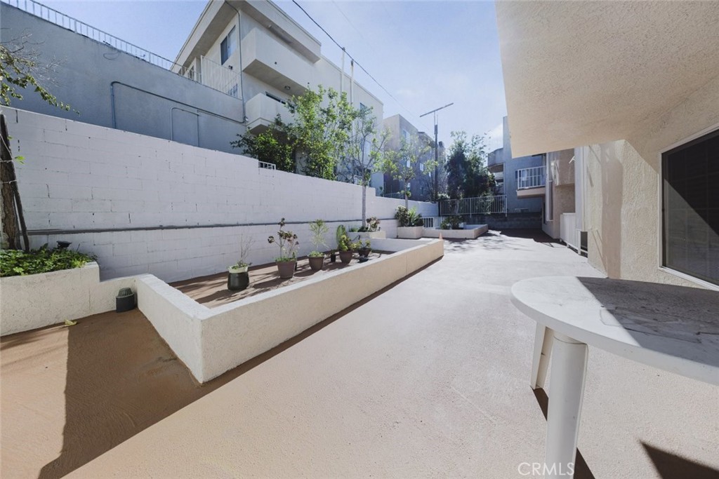 10274 Tujunga Canyon Boulevard, Unit 4 Tujunga, CA 91042 - Photo 26 of 34