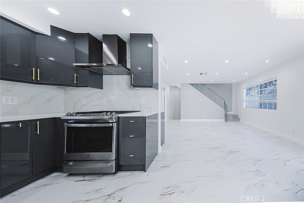 10274 Tujunga Canyon Boulevard, Unit 4 Tujunga, CA 91042 - Photo 4 of 34