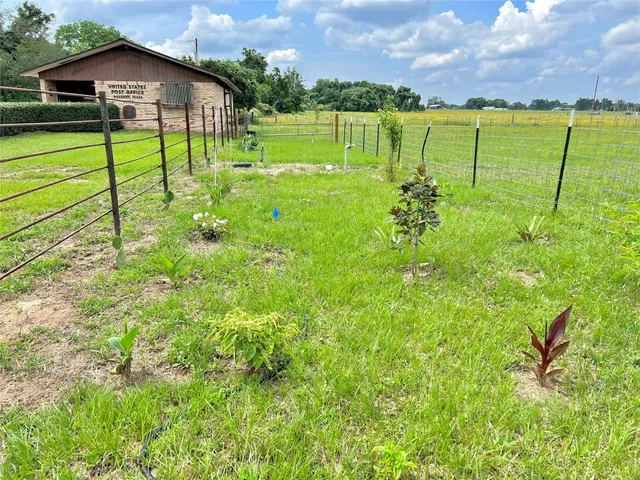a view of a tennis court