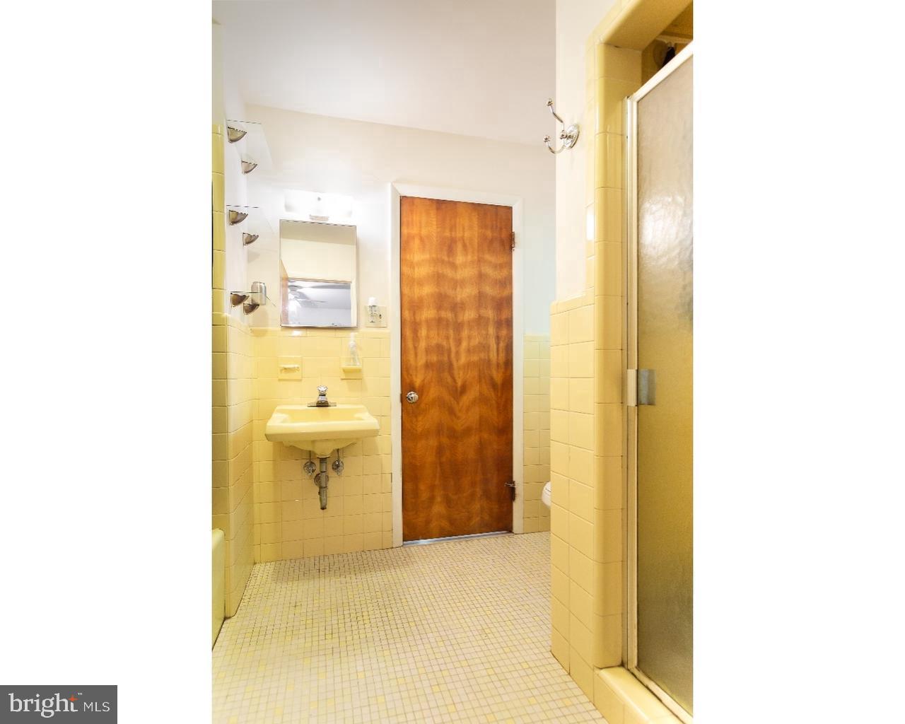1600 Shipley Road Wilmington, DE 19803 - Photo 16 of 18 Main Bathroom