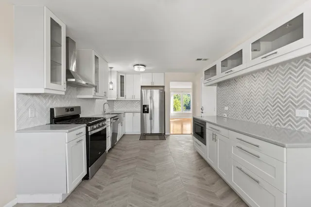 $2,650 | 1000 East Callero Circle, Unit 2, Mount Prospect, IL 60056