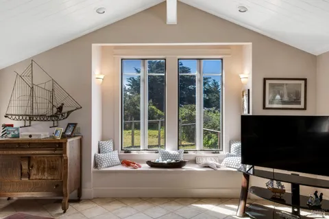 $1,200,000 | 15150 Irish Beach Drive, Manchester, CA 95459