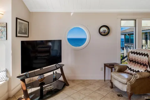 $1,200,000 | 15150 Irish Beach Drive, Manchester, CA 95459