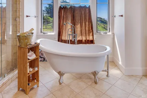 $1,200,000 | 15150 Irish Beach Drive, Manchester, CA 95459