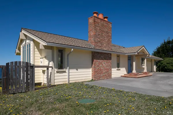 $1,200,000 | 15150 Irish Beach Drive, Manchester, CA 95459