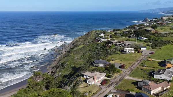 $1,200,000 | 15150 Irish Beach Drive, Manchester, CA 95459