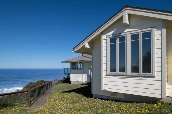 $1,200,000 | 15150 Irish Beach Drive, Manchester, CA 95459