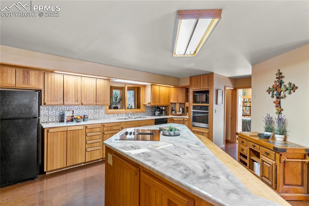 16955 Goshawk Road Colorado Springs, CO 80908 - Photo 18 of 50 Gallery Image 18