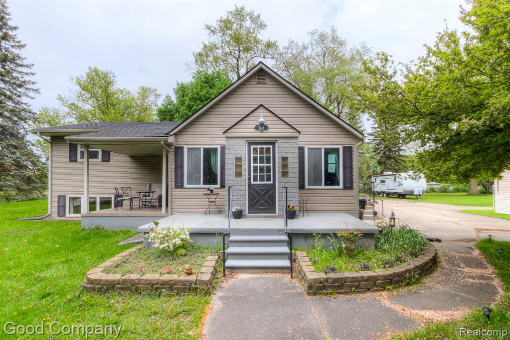 3119 South Adams Road Rochester Hills, MI 48309 - Photo 1 of 34