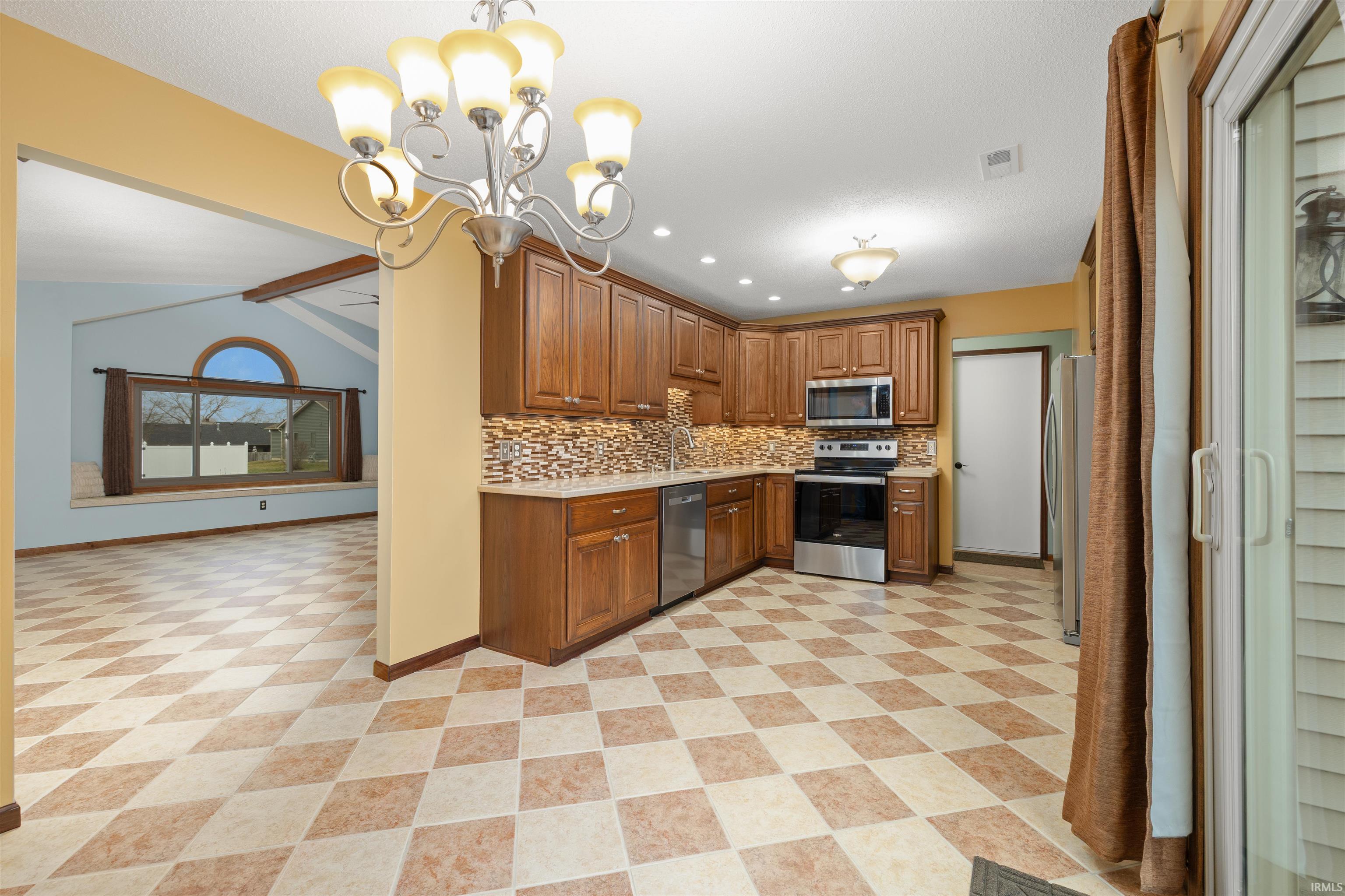 210 Knoll Ridge Boulevard Kendallville, IN 46755 - Photo 13 of 33