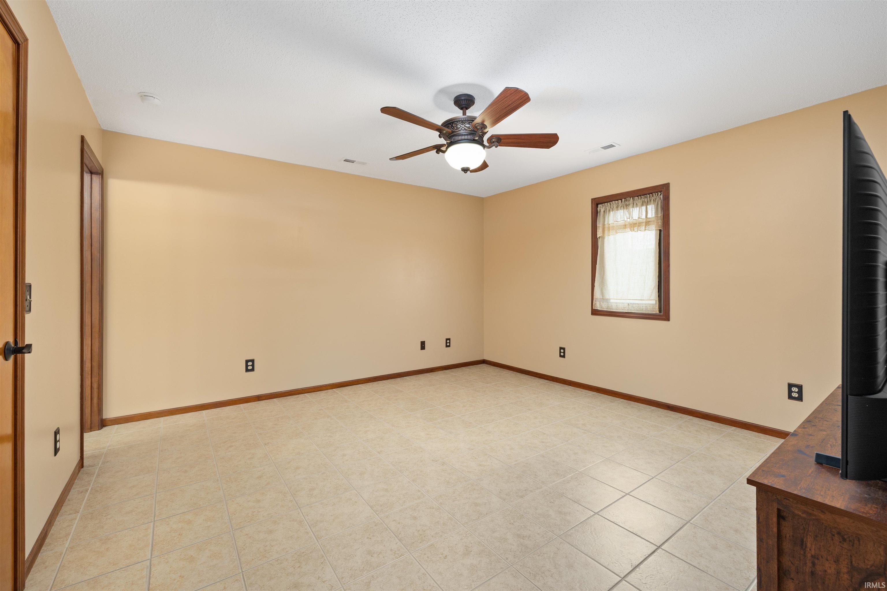 210 Knoll Ridge Boulevard Kendallville, IN 46755 - Photo 21 of 33