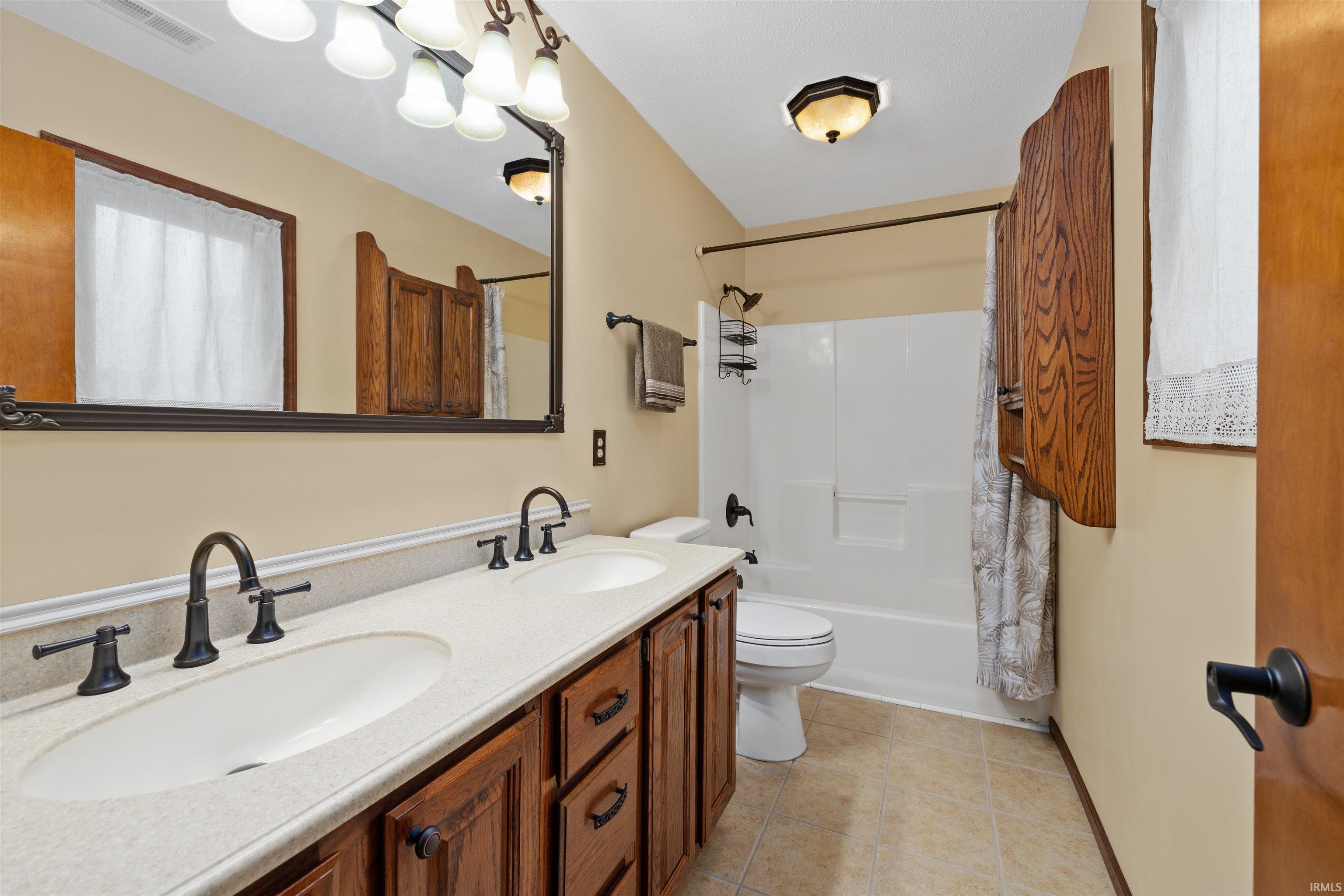 210 Knoll Ridge Boulevard Kendallville, IN 46755 - Photo 24 of 33