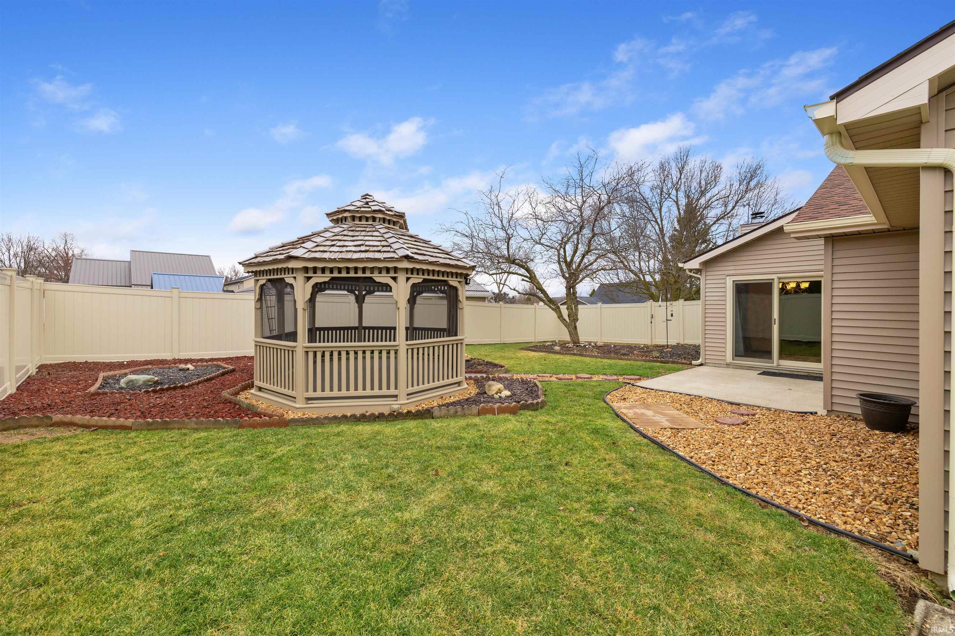 210 Knoll Ridge Boulevard Kendallville, IN 46755 - Photo 4 of 33