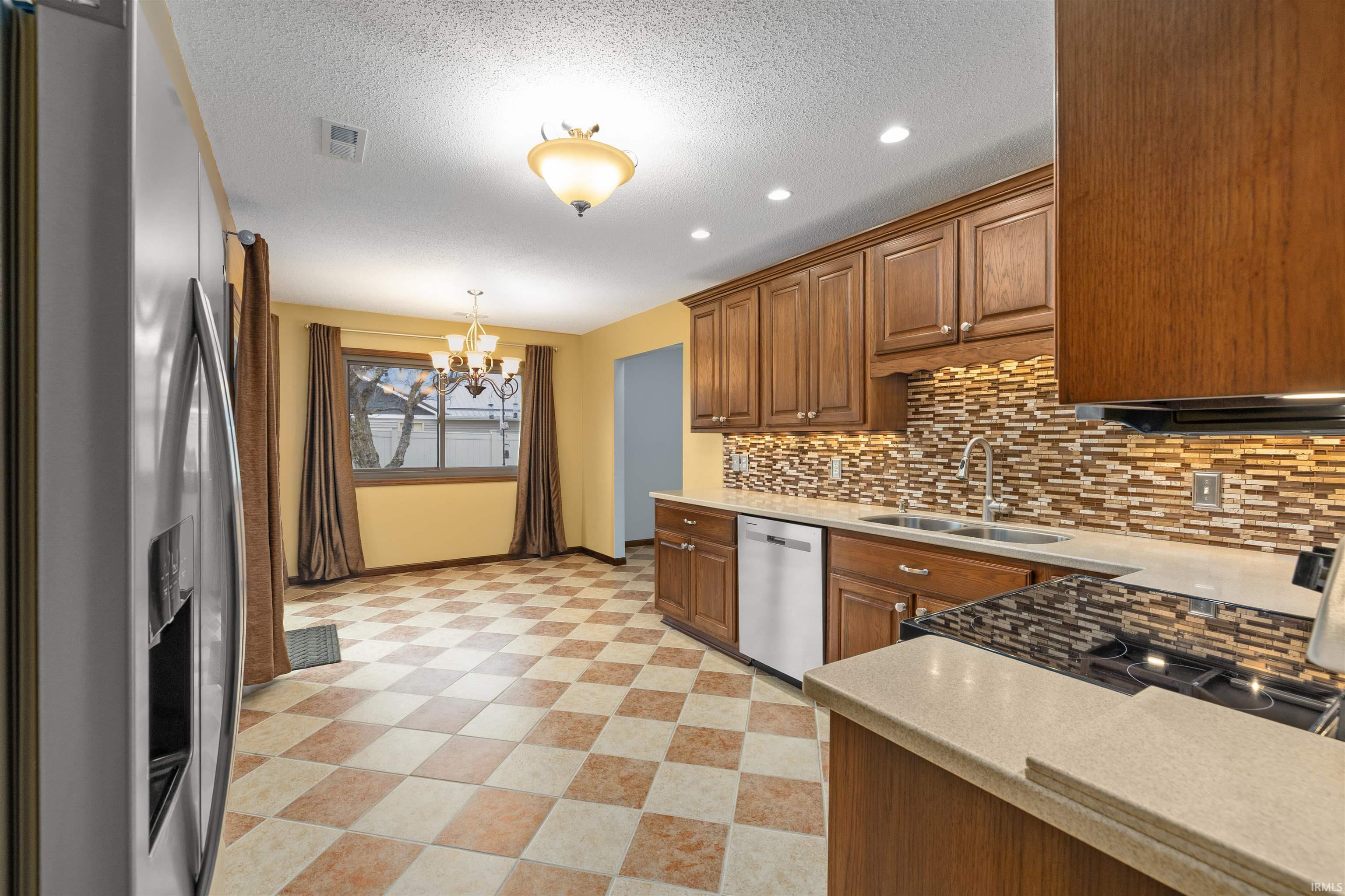210 Knoll Ridge Boulevard Kendallville, IN 46755 - Photo 10 of 33