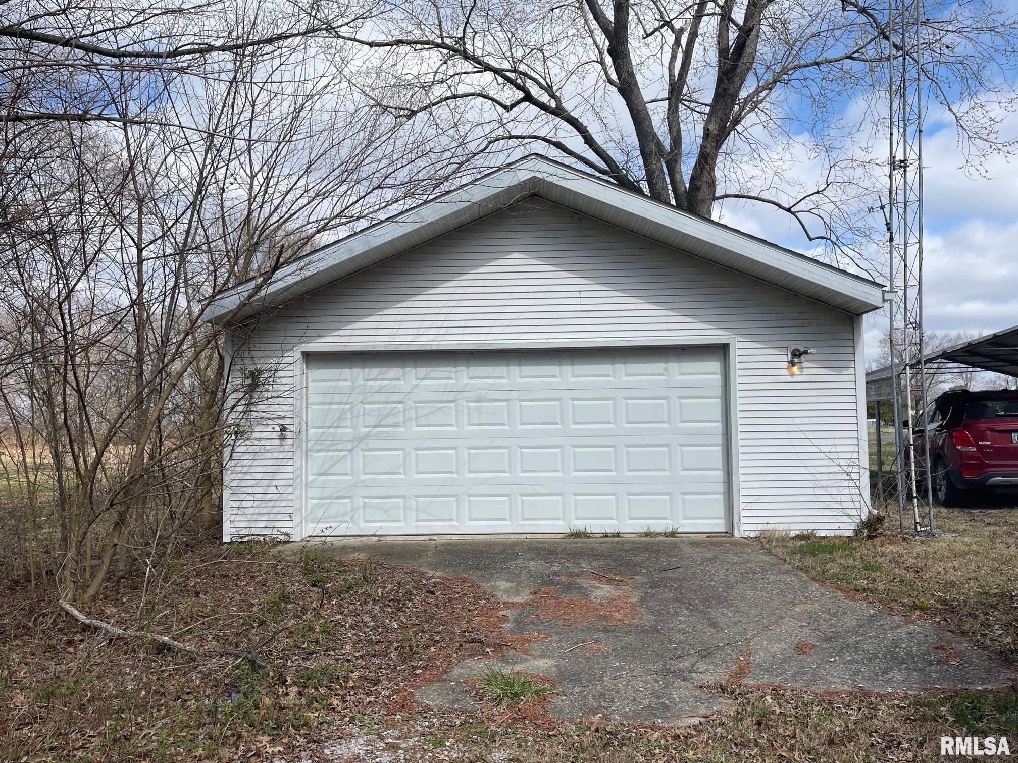 402 West 13th Street Belle Rive, IL 62810 - Photo 2 of 16