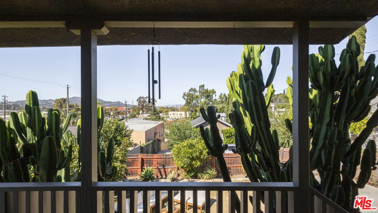 2010 Isabel Street Los Angeles, CA 90065 - Photo 19 of 34