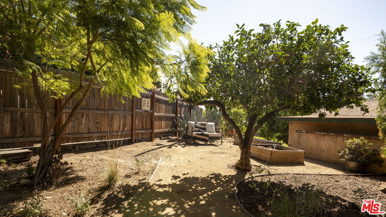 2010 Isabel Street Los Angeles, CA 90065 - Photo 26 of 34