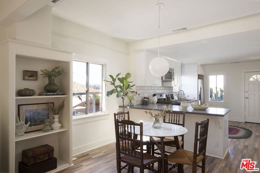 2010 Isabel Street Los Angeles, CA 90065 - Photo 6 of 34