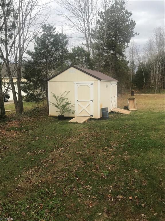 300 Arnold Road Lexington, NC 27295 - Photo 4 of 10 Gallery Image 4