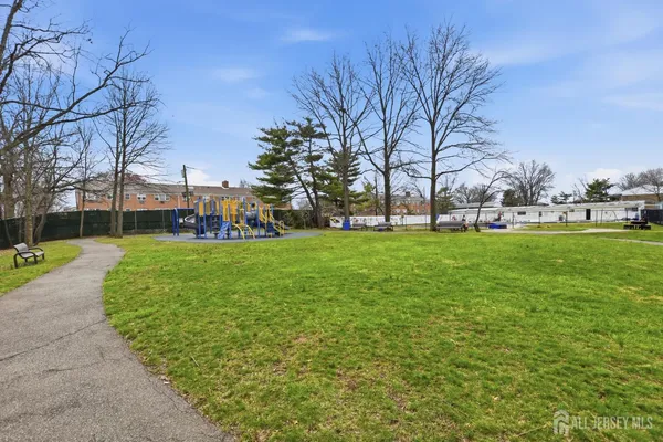 $2,450 | 160 Evergreen Road, Unit 14A, Edison, NJ 08837