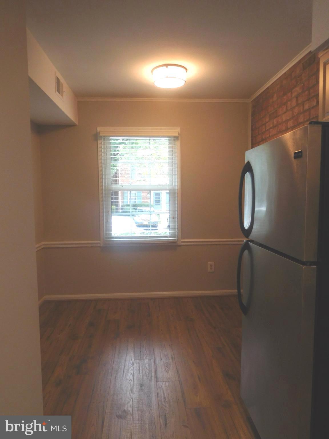 8541 Barrington Court, Unit 917 Springfield, VA 22152 - Photo 12 of 26 Kitchen