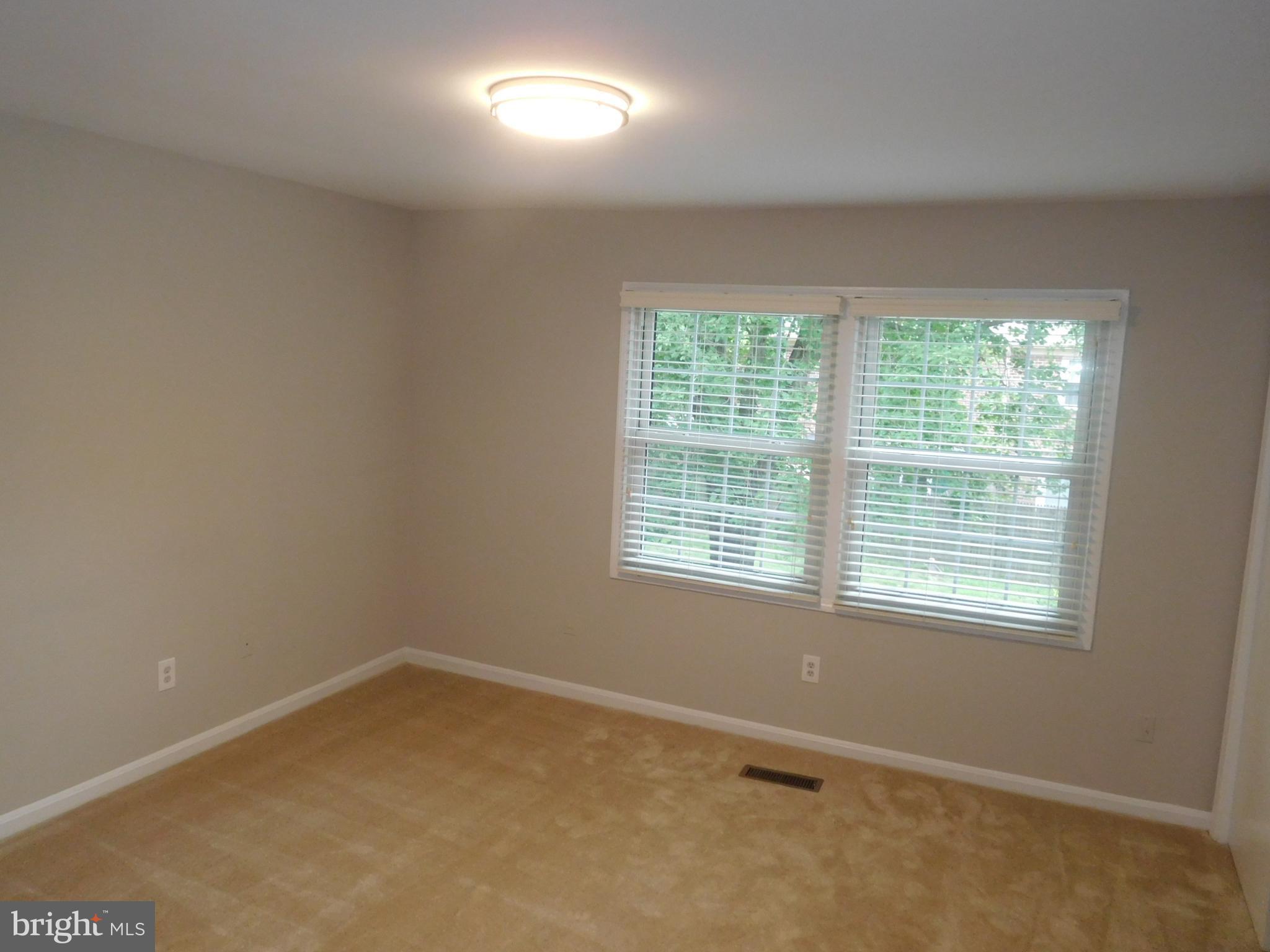 8541 Barrington Court, Unit 917 Springfield, VA 22152 - Photo 17 of 26 Bedroom