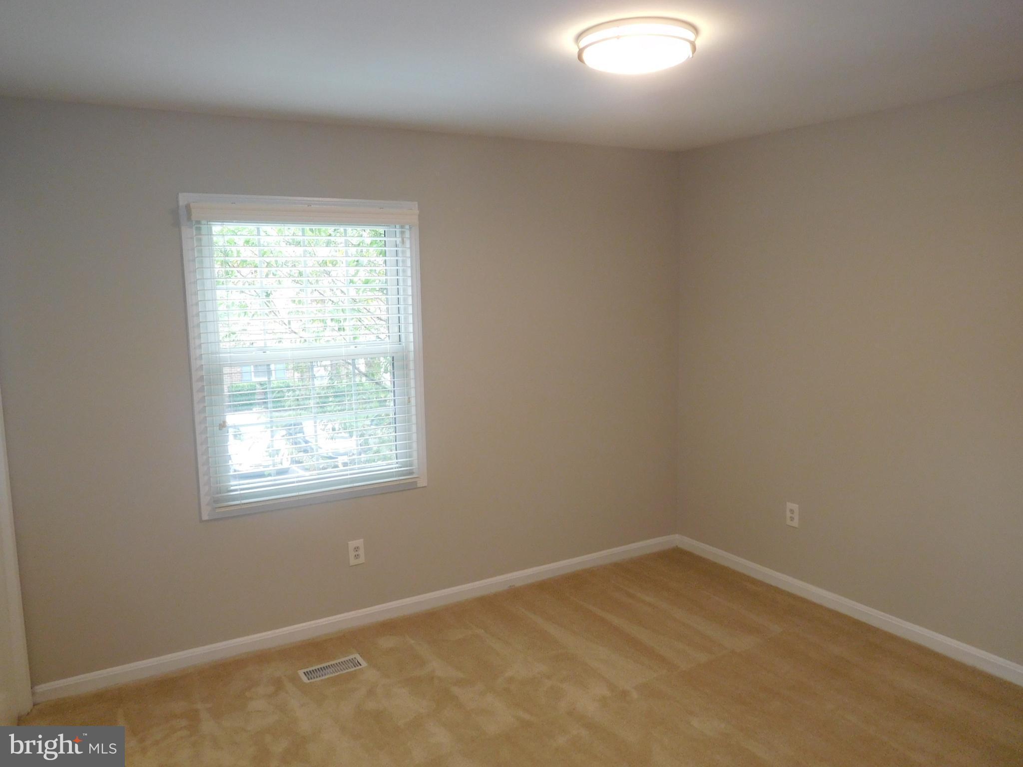 8541 Barrington Court, Unit 917 Springfield, VA 22152 - Photo 18 of 26 Bedroom