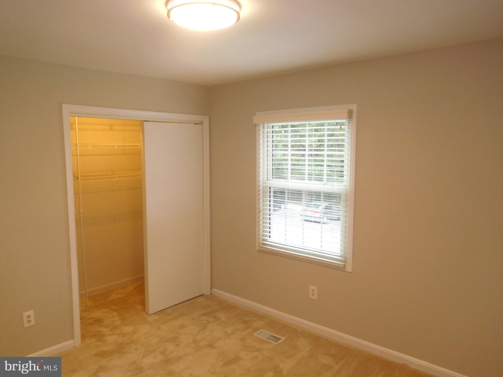 8541 Barrington Court, Unit 917 Springfield, VA 22152 - Photo 19 of 26 Bedroom