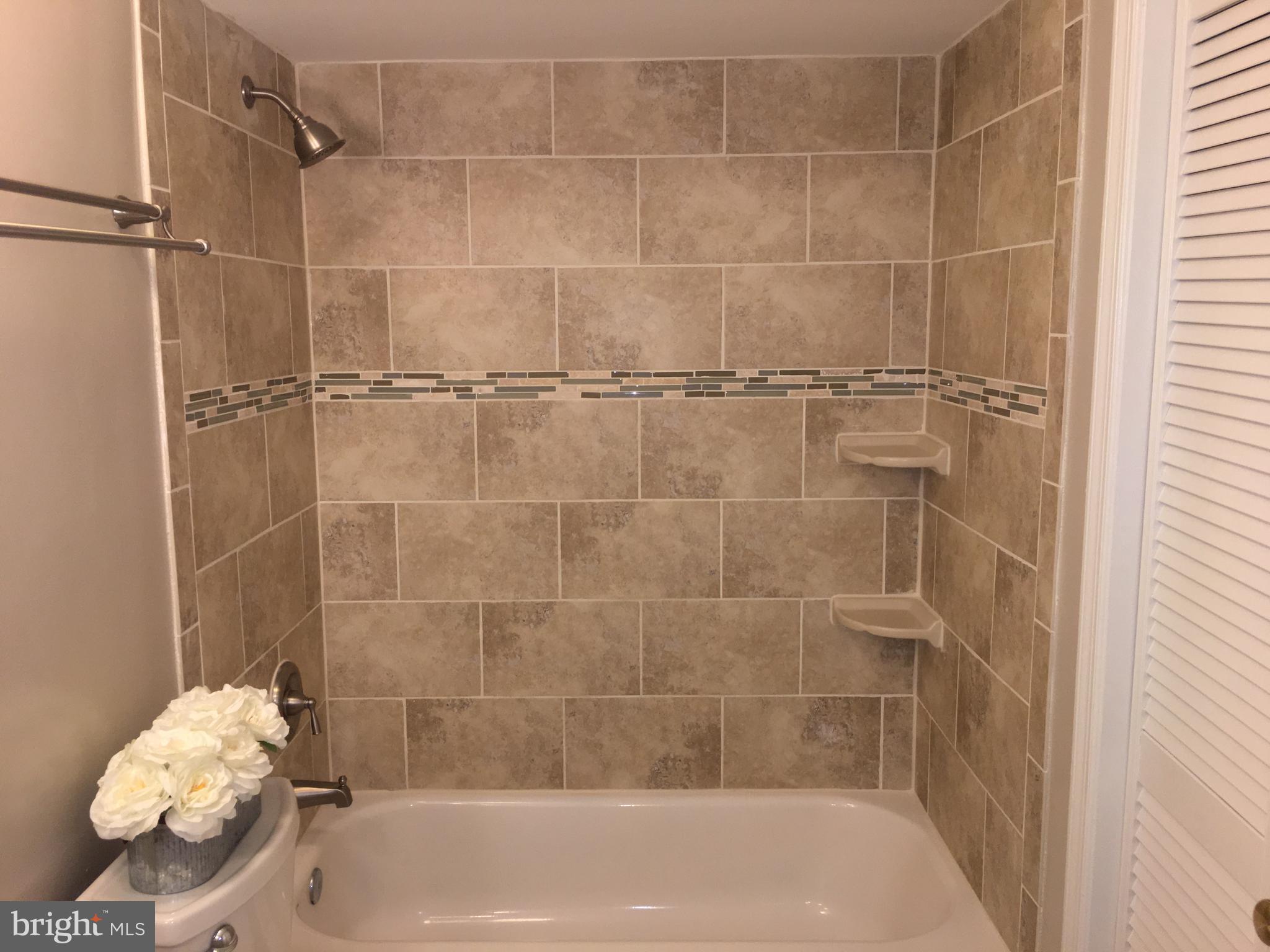 8541 Barrington Court, Unit 917 Springfield, VA 22152 - Photo 21 of 26 Designer Tiles